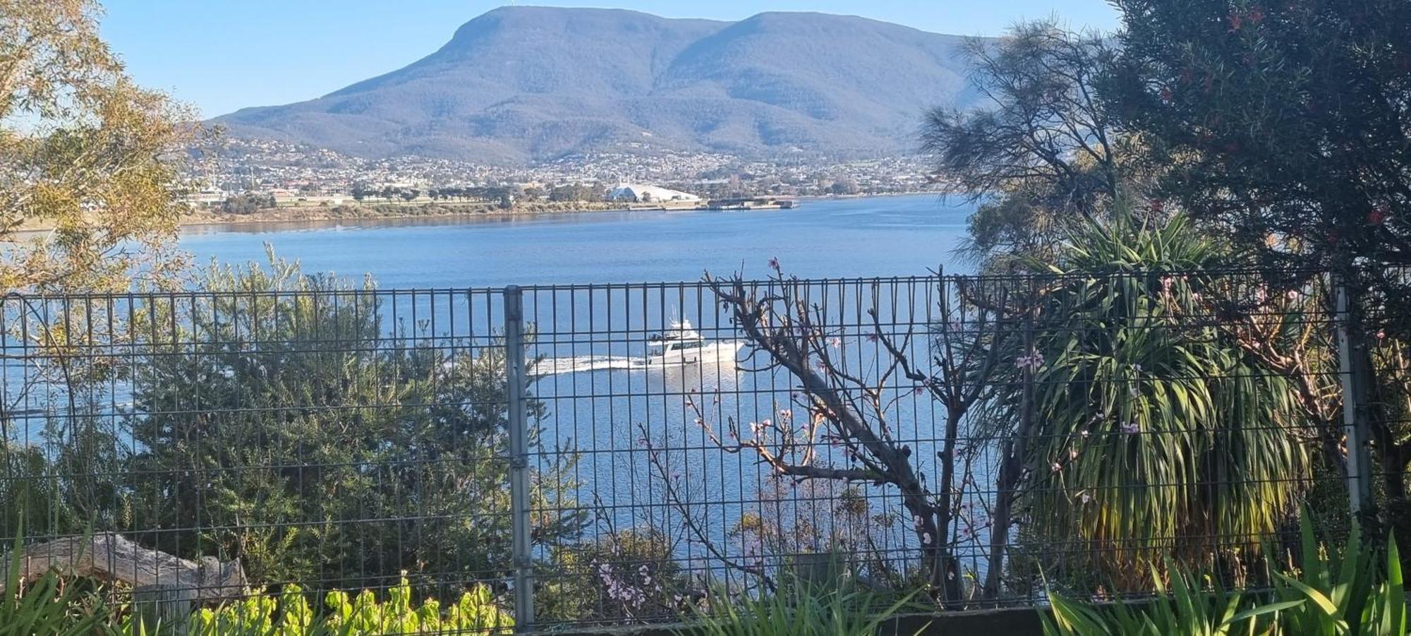Waterfront Abode - 2 Bedrooms Hobart Dış mekan fotoğraf