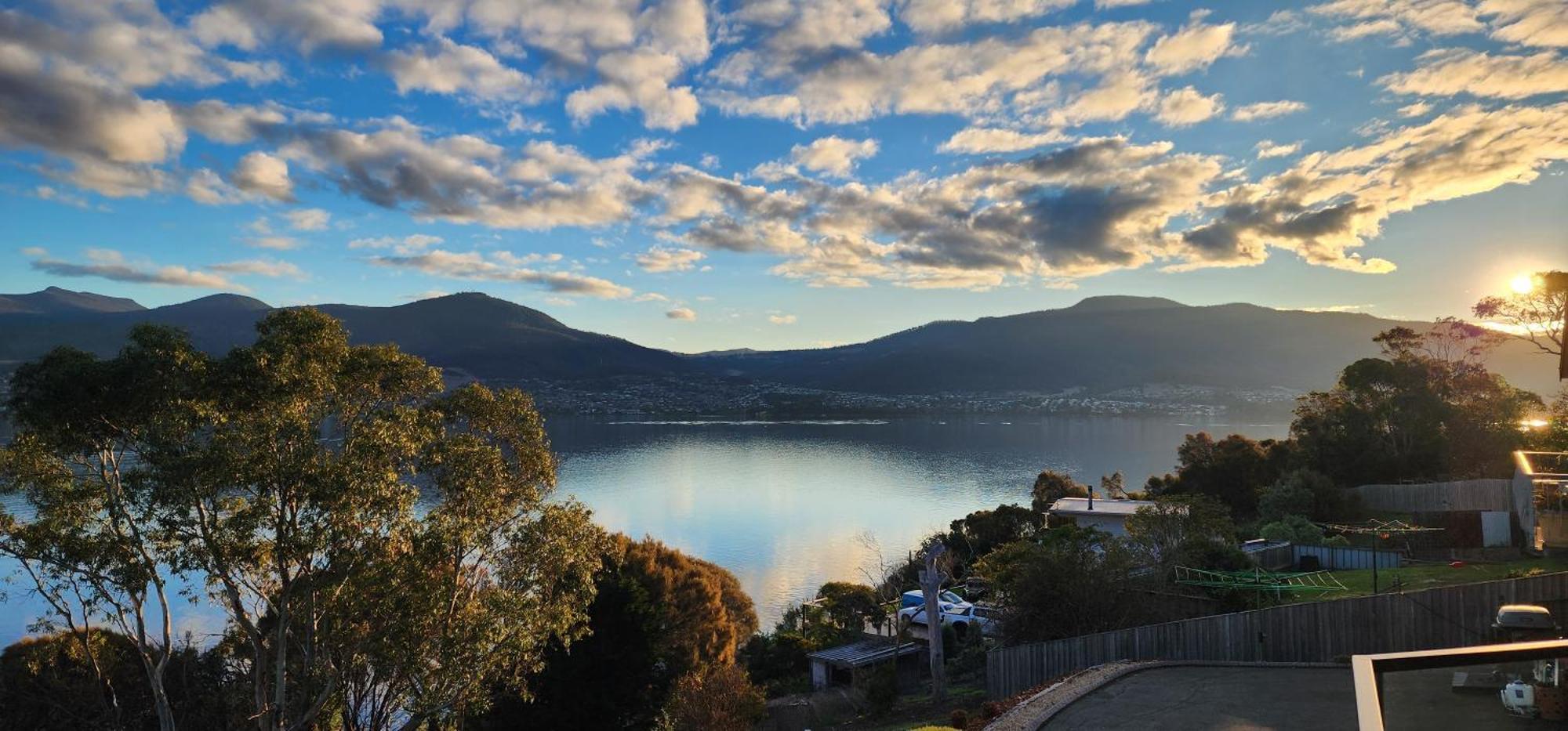 Waterfront Abode - 2 Bedrooms Hobart Dış mekan fotoğraf