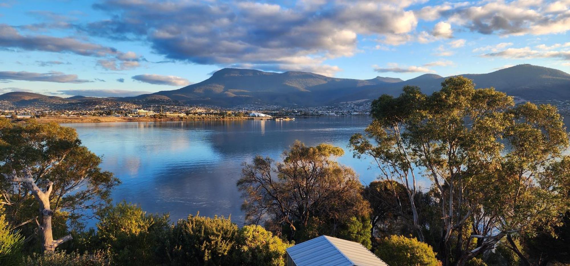 Waterfront Abode - 2 Bedrooms Hobart Dış mekan fotoğraf